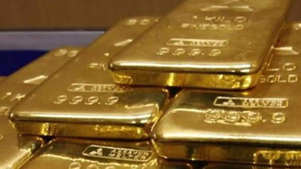 Budget 2023-24: gold carrying limit for travellers halved, tax increased