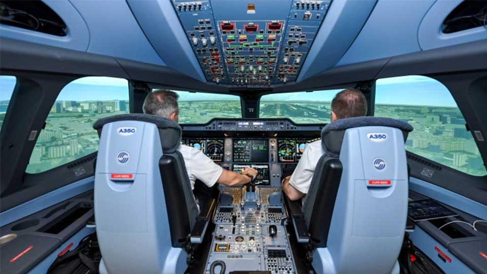 Emirates invests US$ 48 million to train of A350 pilots and cabin crew
