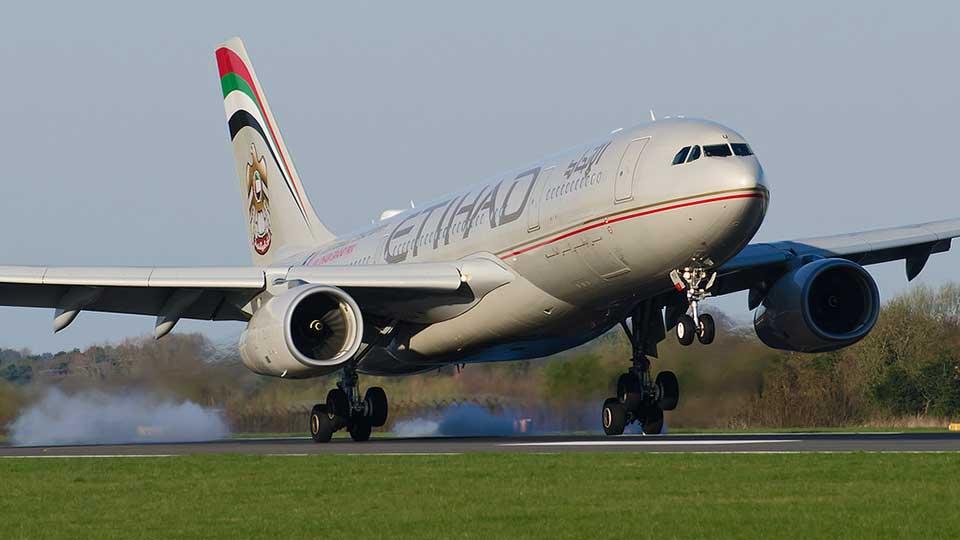 Etihad airways earns third consecutive five-star rating at APEX awards