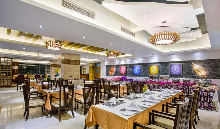 Delicious weekend buffet dinner at Hotel Bengal Blueberry
