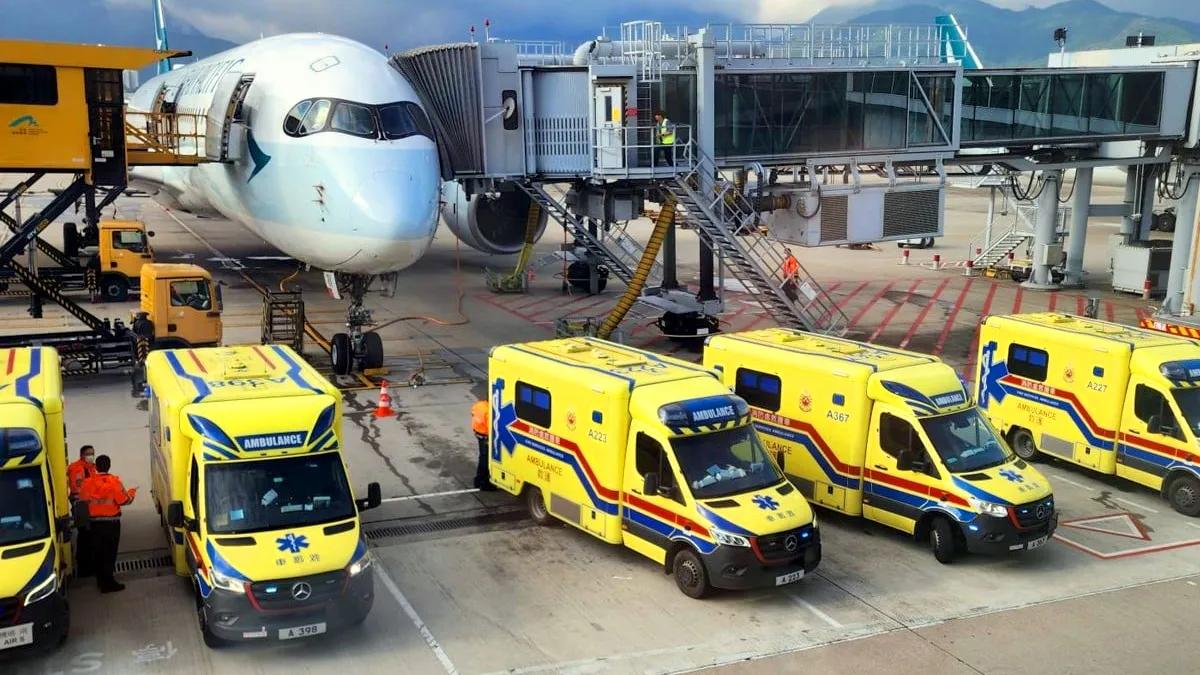 10 injured in turbulence on Cathay Pacific flight