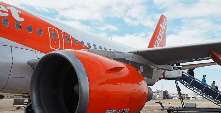 EasyJet extends earthquake appeal as passengers raise £300k in 3 weeks