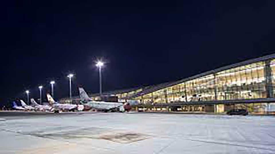 Oslo airport closes due to heavy snowfall