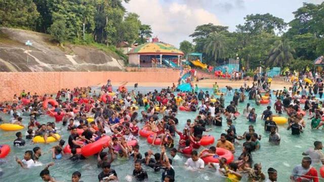 চট্টগ্রাম : টানা ছুটিতে উৎসবে মাতোয়ারা বিনোদন কেন্দ্রগুলো