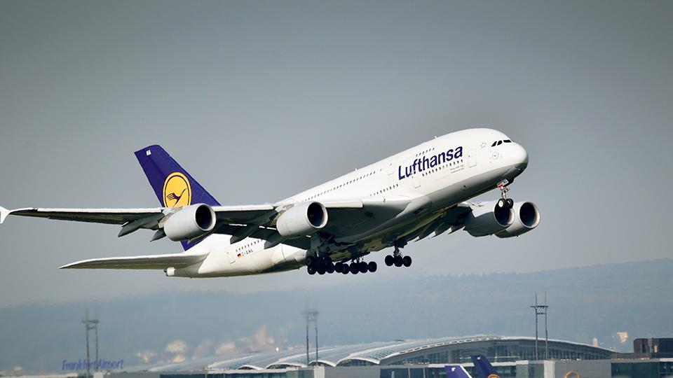 Lufthansa plans deeper links with Air India