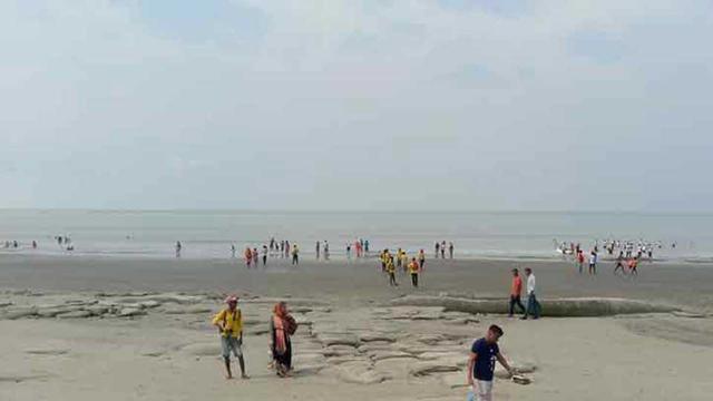 তীব্র তাপপ্রবাহ, পর্যটক কমছে কুয়াকাটায়