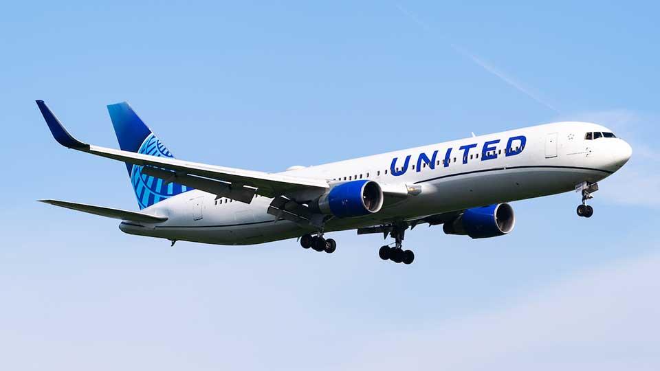 United pilots ratify new contract