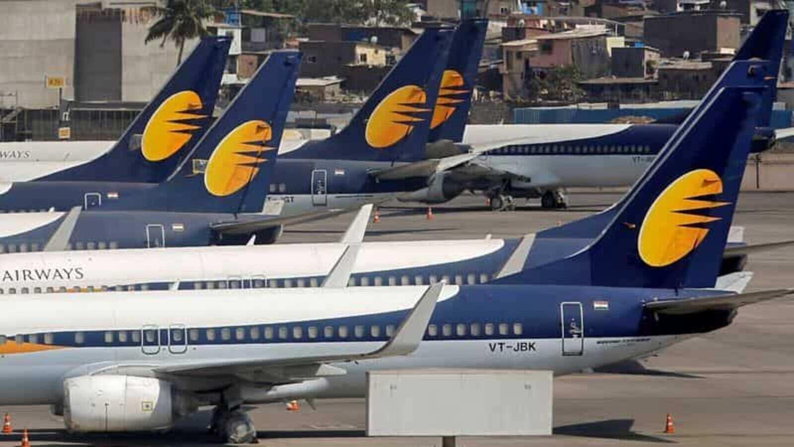 Jet lenders to sell 11 aircraft as liquidity crisis deepens
