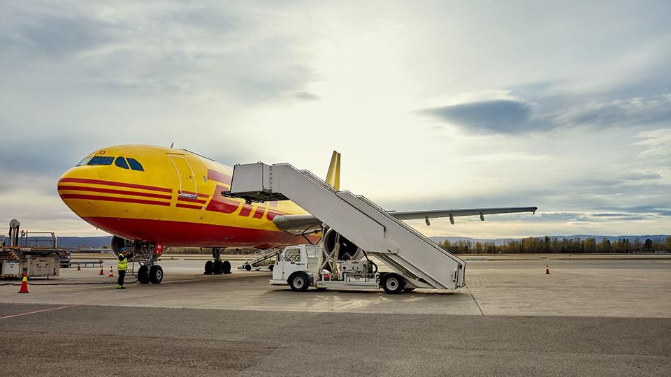 DHL Express helps global law firm Linklaters cut carbon emissions using sustainable aviation fuel