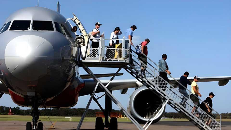 India introduces new rules for deplaning passengers