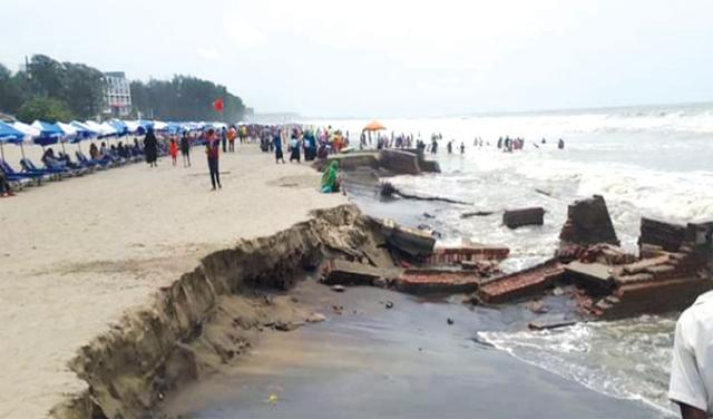 ভাঙছে সৈকত : হারাচ্ছে সৌন্দর্য