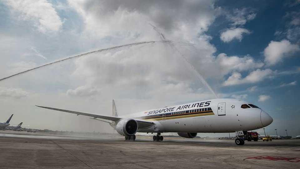 Singapore Airline's first, business class cabins full