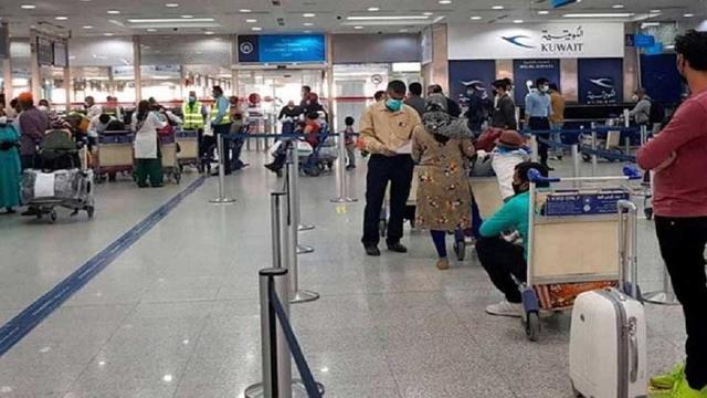 কুয়েতে প্রবাসীদের ভ্রমণে লাগবে নিয়োগকর্তার অনুমতি পত্র