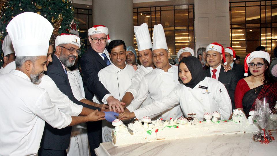 InterContinental Dhaka presents longest Christmas Yule Log Cake