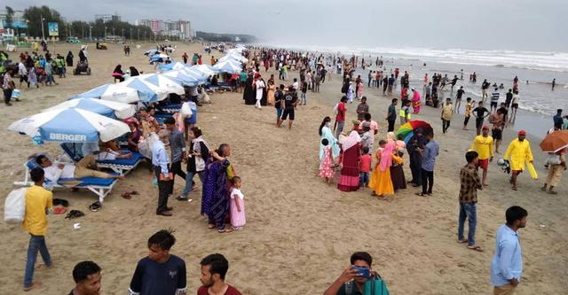 বিনোদন কেন্দ্রে দর্শনার্থীর ঢল চাঙ্গা পর্যটন খাত