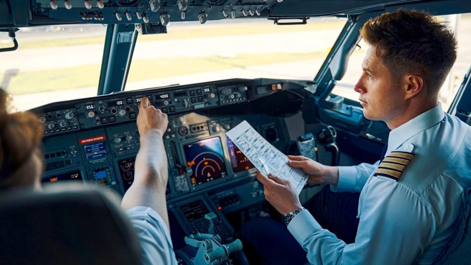 NTSB urges realistic smoke-in-cockpit training for airline pilots