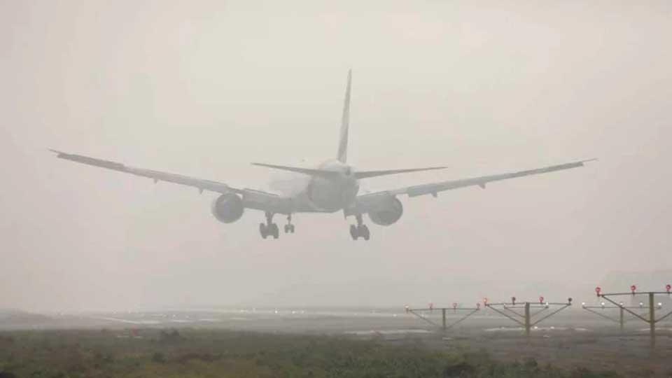 Dense fog hinders operations at Delhi airport