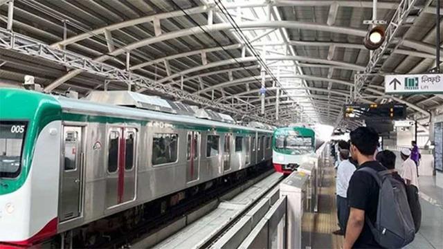 মেট্রোরেল যাত্রীদের মাস্ক পরার অনুরোধ