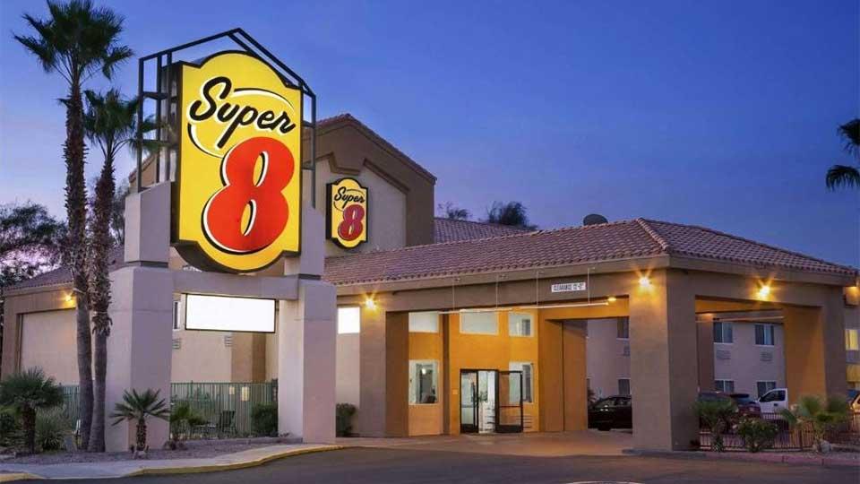 Super 8 introduces next generation guestroom design