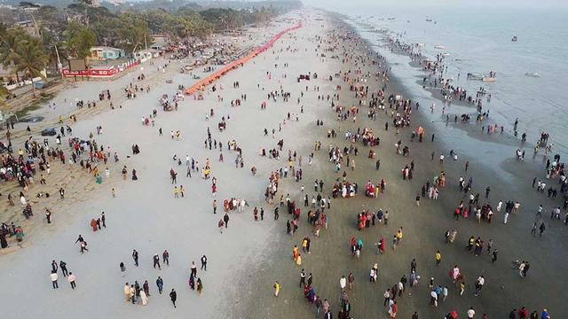 সাগরকন্যা কুয়াকাটায় পর্যটকদের আক্ষেপ