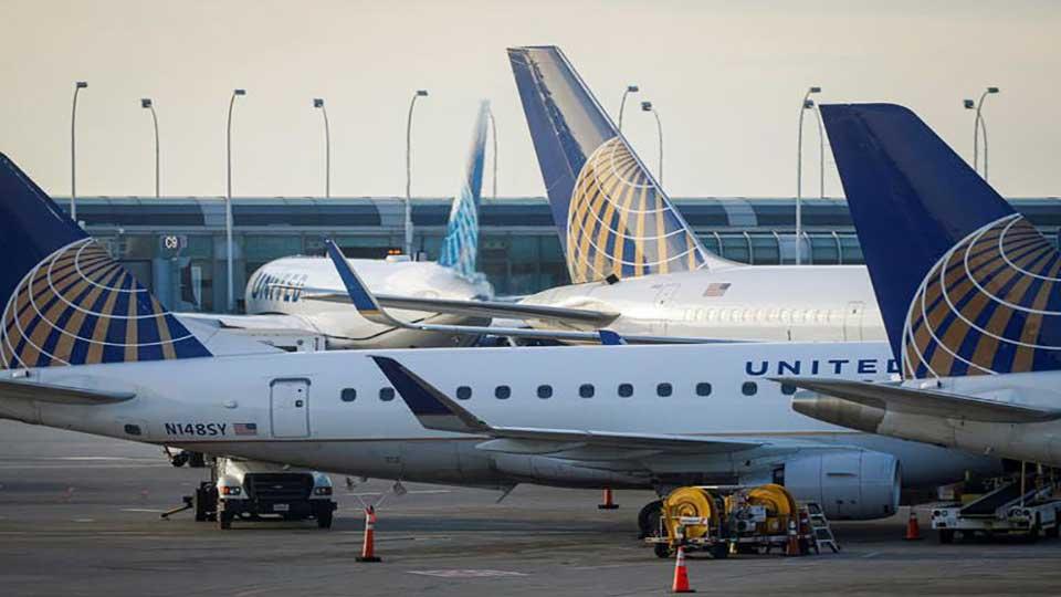 FAA considers curbing new routes for United following mishaps