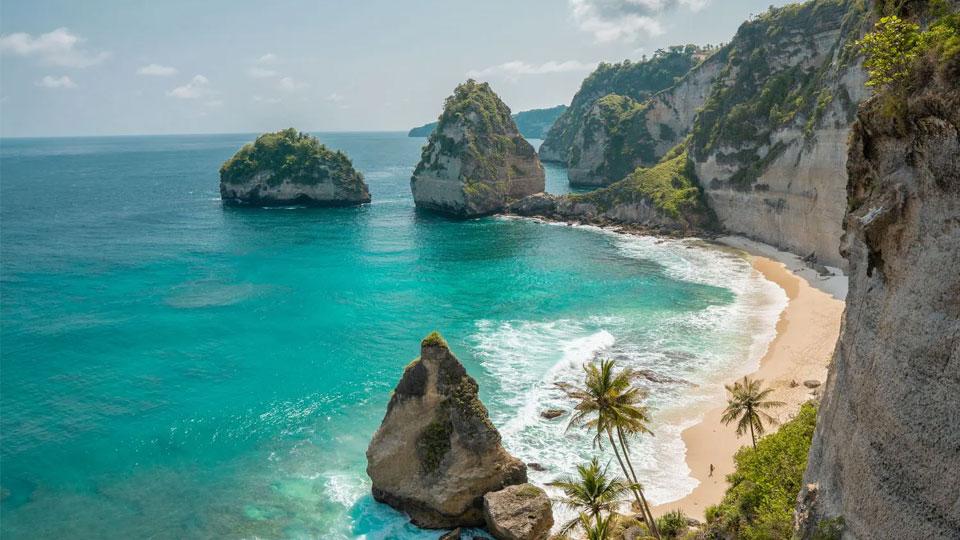 Bali imposes green tourism tax on int’l tourists