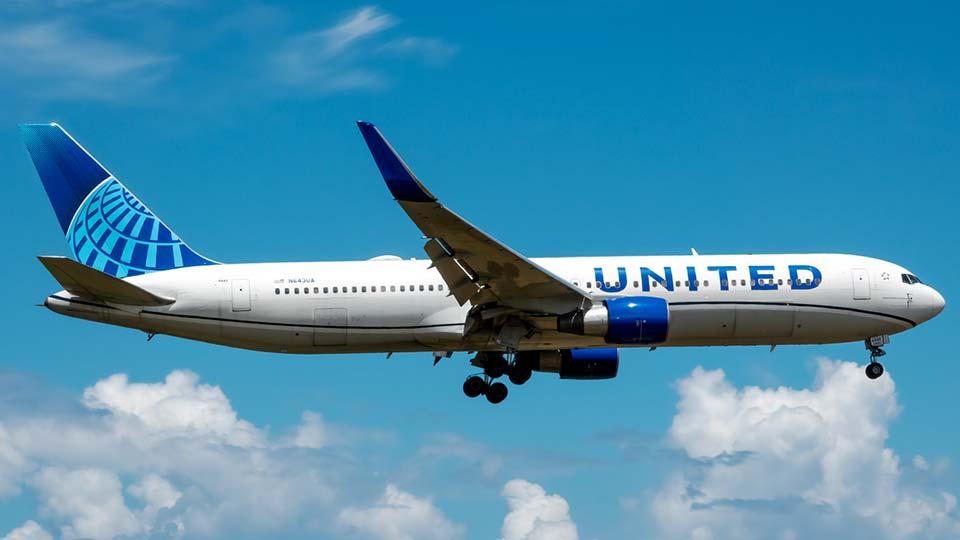 United orders 50 more Boeing 787s