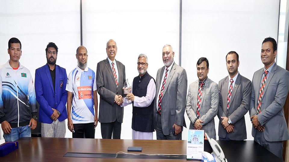 FSIBL hands over crest to Bangladesh Rugby Federation Union
