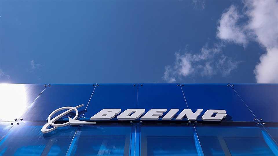 Boeing unveils $19b share sale plan