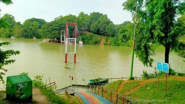 পর্যটক সংকটে পাহাড়