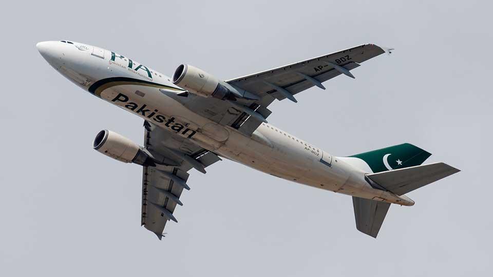 Pakistan plans to privatize PIA by Nov