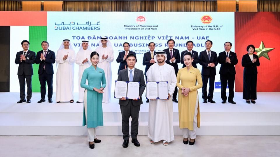 Emirates signs MoUs with Vietnam Airlines and VietJet