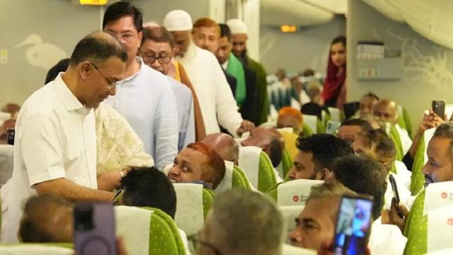 যাত্রা শুরু হজ ফ্লাইটের : উদ্বোধন করলেন প্রধানমন্ত্রী