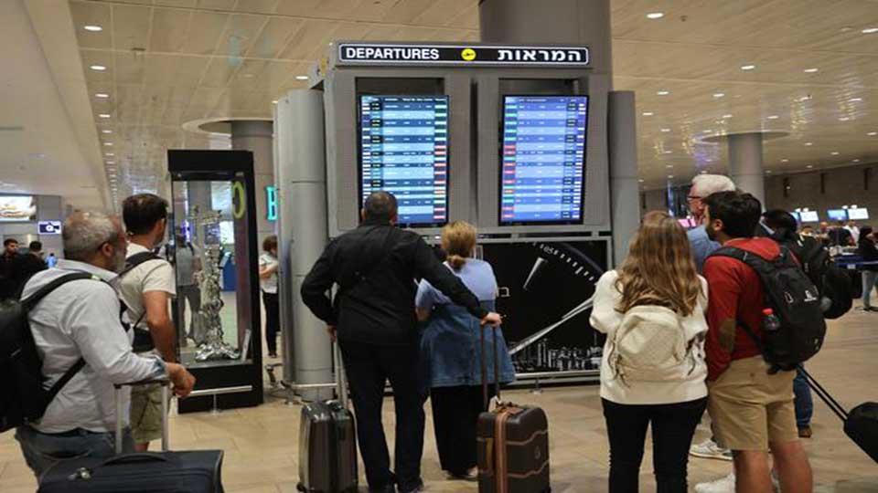 Major airlines halt flights to Israel